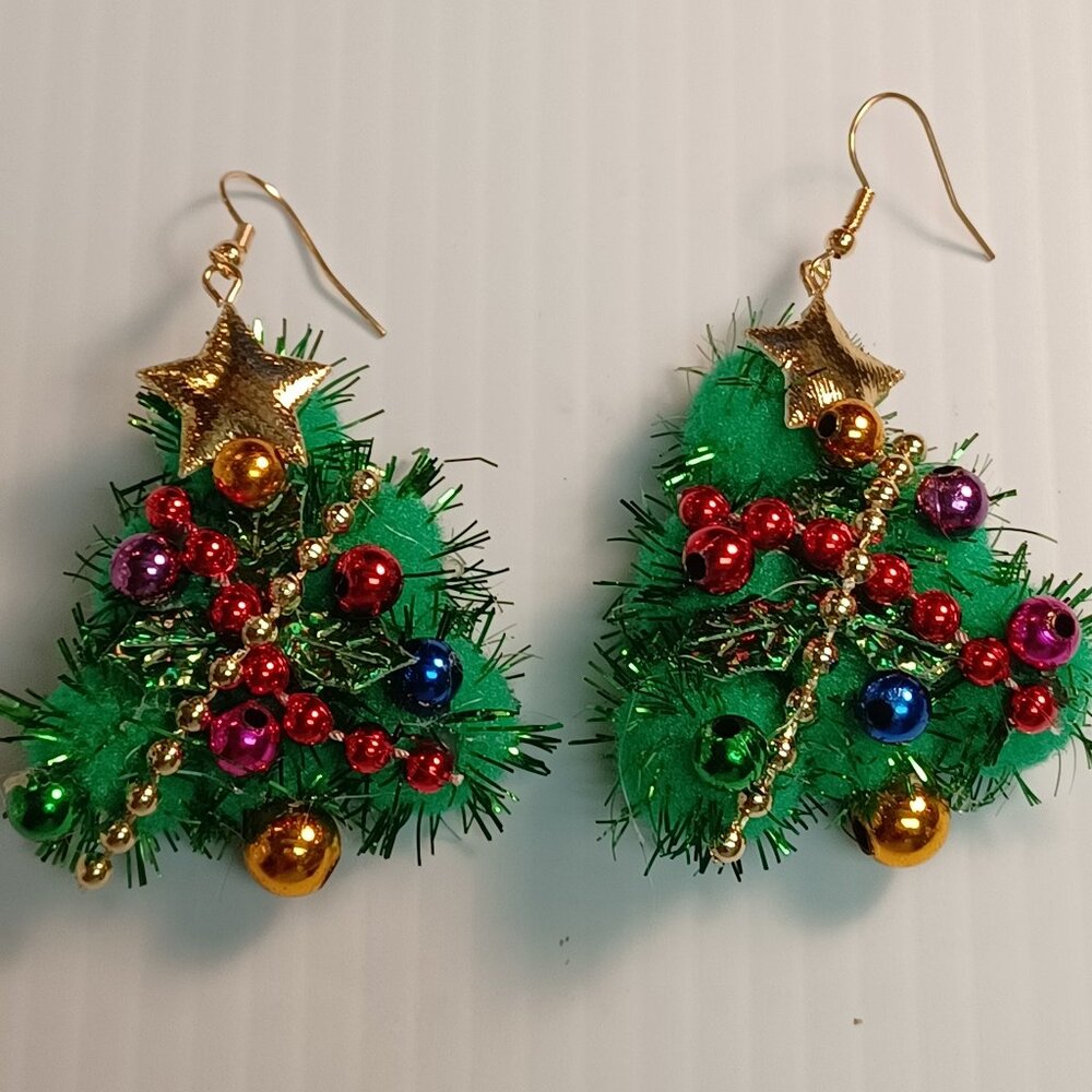 NWT Christmas Earrings MIX N MATCH Faceless Gnomes Santas Hats Trees Holiday Bow